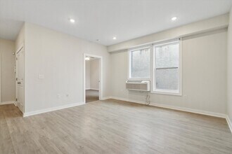 Building Photo - 1522-1532 W Girard Ave