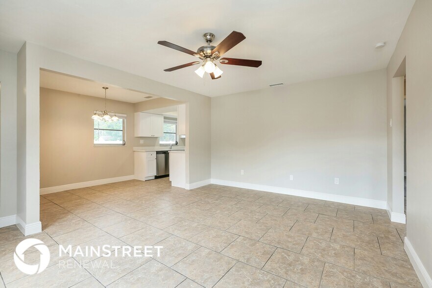 Building Photo - 2231 Lotus Rd