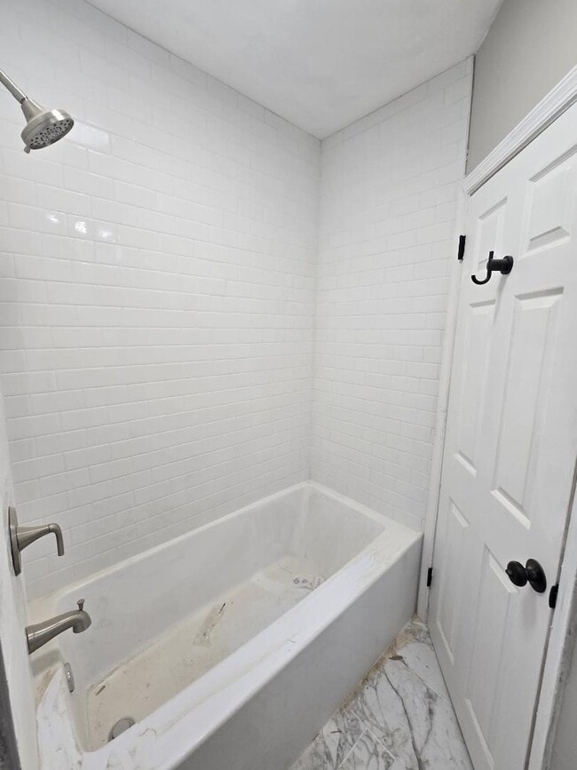 Building Photo - 2936 Tulip St