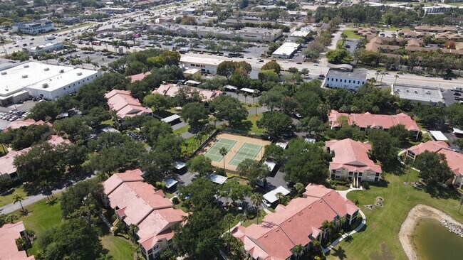 Building Photo - Venetian Palms 12640-1911