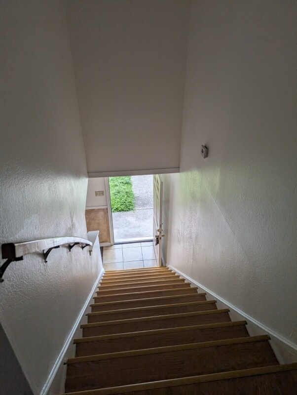 Building Photo - 1805 Cedarhill Dr