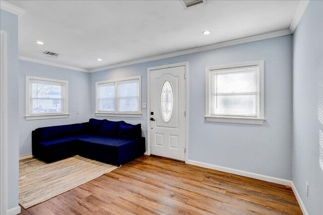 Building Photo - 3 Bed Apartment in North Middletown