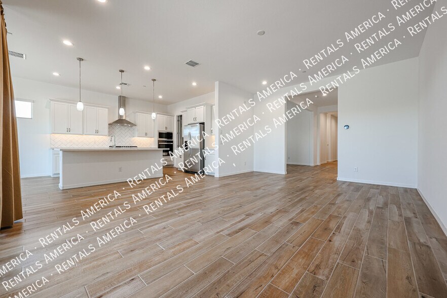 Building Photo - 29380 N 136th Ln