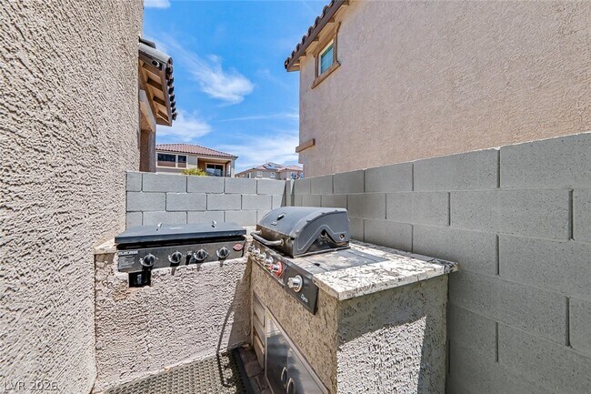 Building Photo - 10634 Sariah Skye Ave