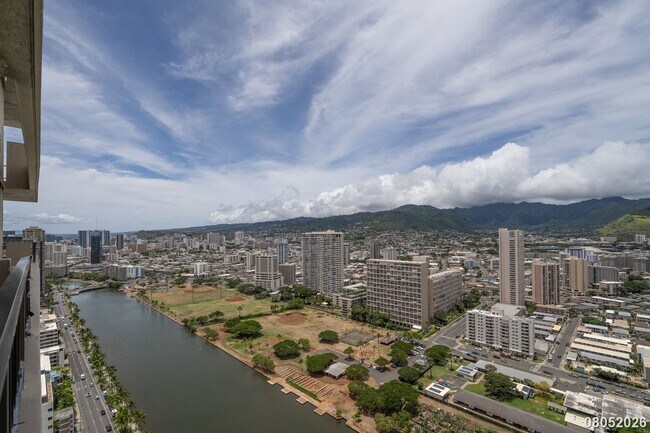 Building Photo - 2121 Ala Wai Blvd