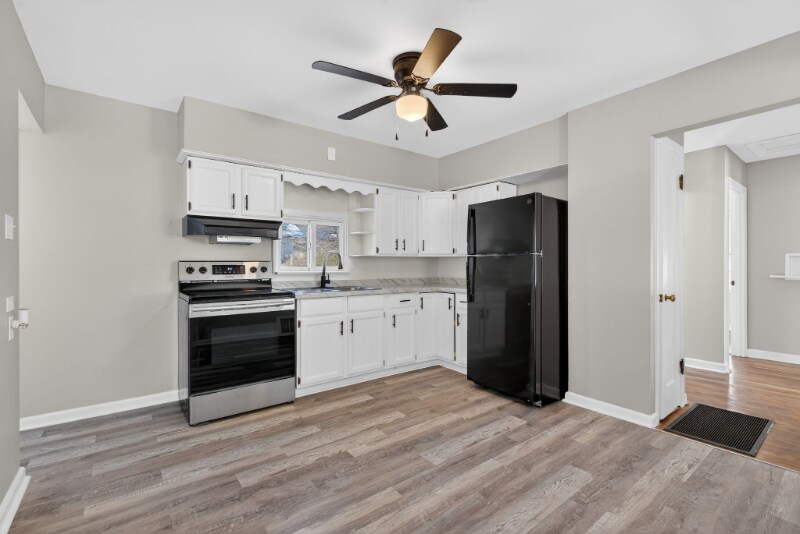 Building Photo - 10765 St Xavier Ln