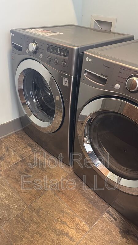 Building Photo - 1806 DeKalb Ave NE