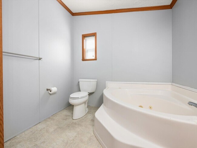 Building Photo - 13675 Woodbridge Rd