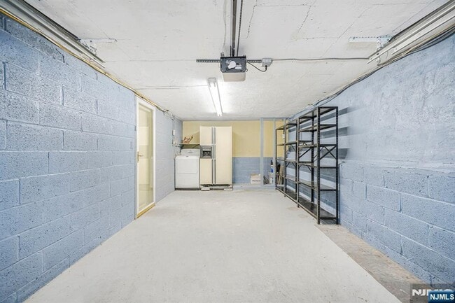 Building Photo - 111 Charles St