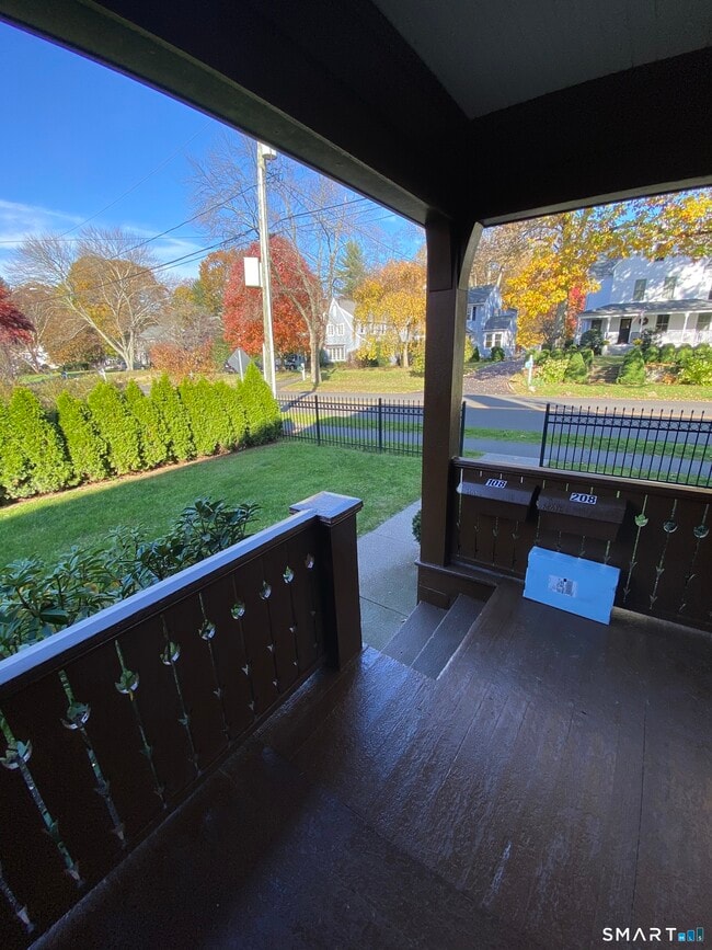 Building Photo - 410 West Ave