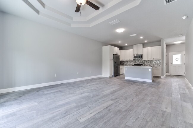Building Photo - 14 Bunker View Dr