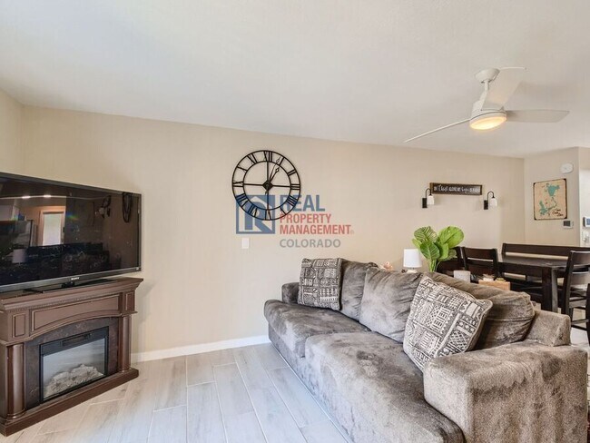 Building Photo - 2785 E Nichols Cir