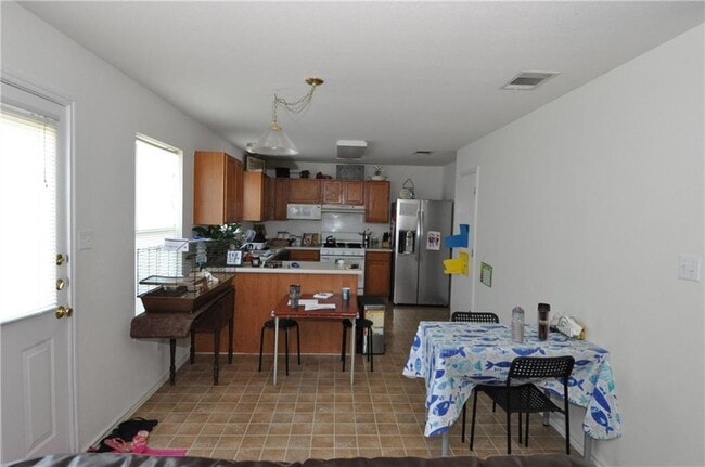 Building Photo - 121 Pheasant Trail