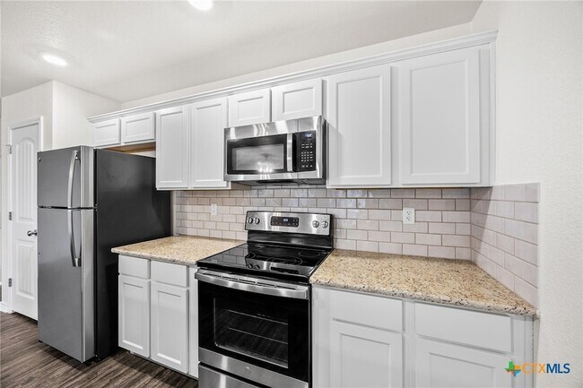 Building Photo - 909 E Mary Jane Dr