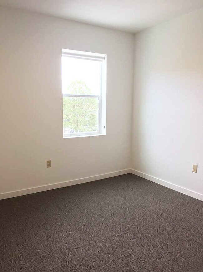 APT #204 - 822 N Killingsworth St