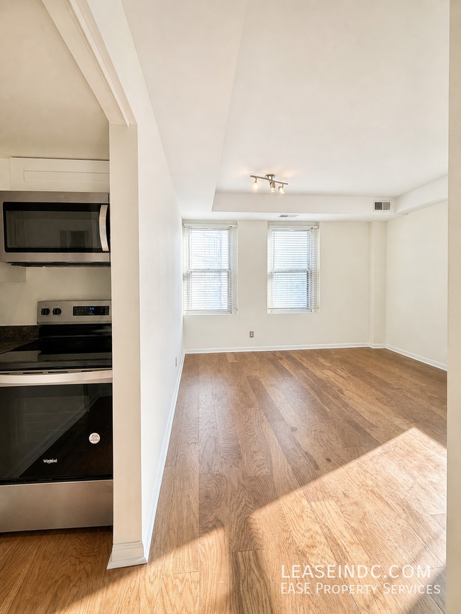 Building Photo - 1133 13th St NW