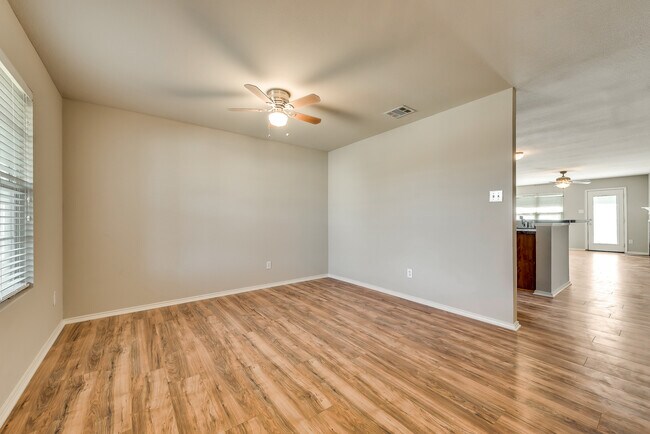 Building Photo - 9917 George Washington Dr