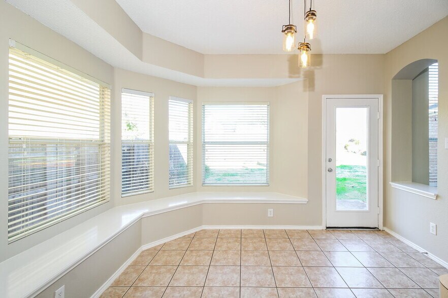 Building Photo - 3105 Lighthouse Dr