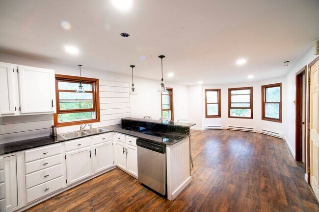 Open concept kitchen living room with great flow - 8 Virginia St