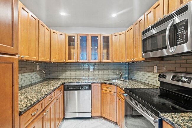 Building Photo - 1 Greene St