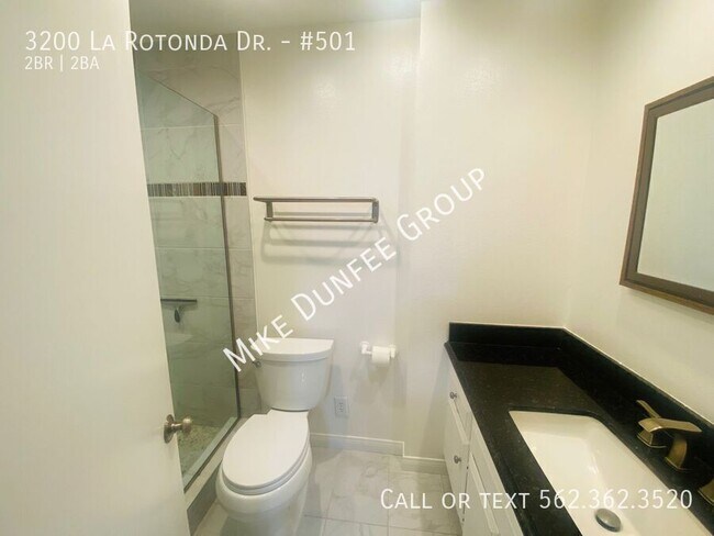 Building Photo - 3200 La Rotonda Dr