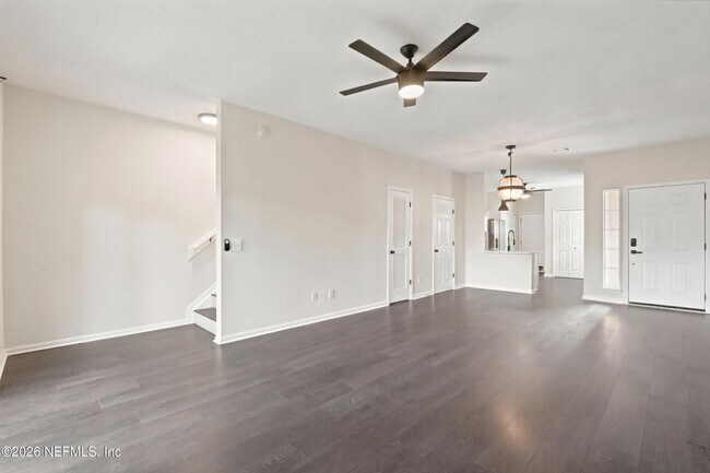 Building Photo - 577 Scrub Jay Dr