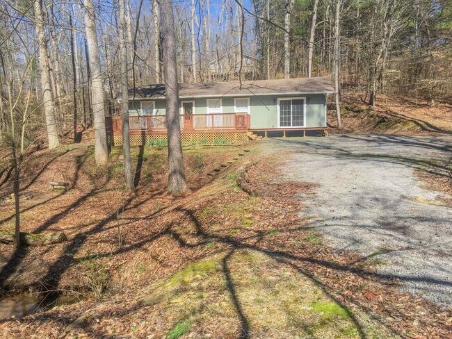 Building Photo - 620 Pine Oaks Dr