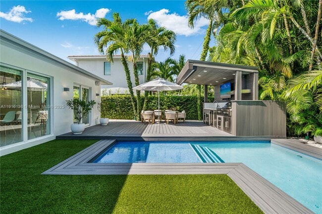 Building Photo - 475 Woodcrest Rd