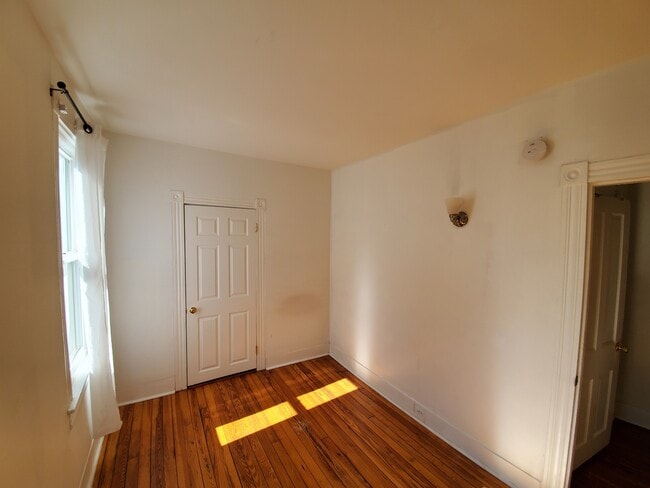 Building Photo - 43 Madison Pl