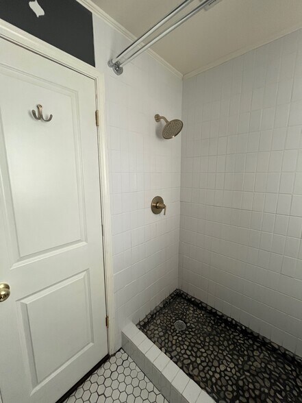 Building Photo - 1236 Fort Dr