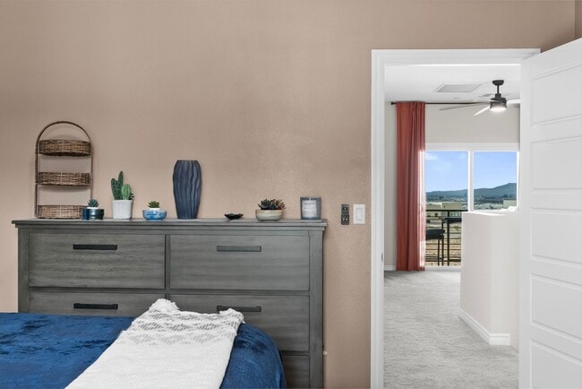 Building Photo - Beautiful 2 Story TownHome in Inspirada