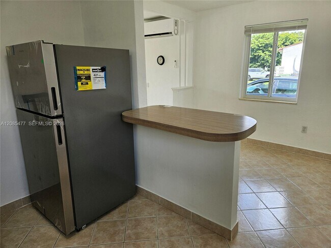 Building Photo - 145 SW 60th Ct