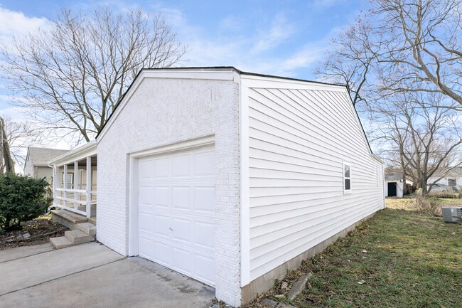 Building Photo - Beautifully Updated 3 Bedroom 2Bath Home in NE Wichita – $1575/month
