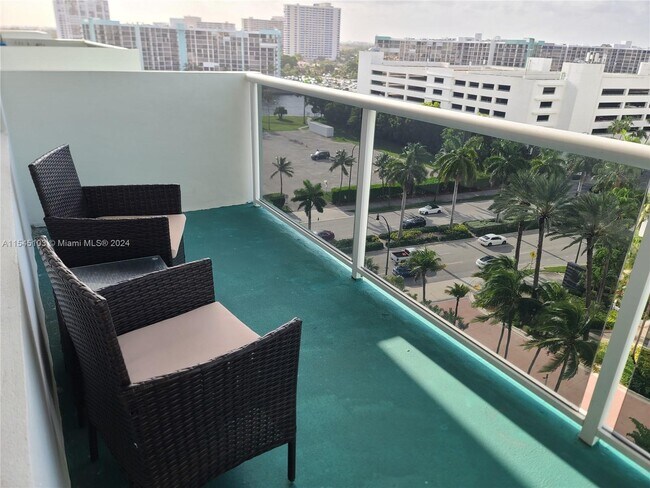 Building Photo - 3725 S Ocean Dr