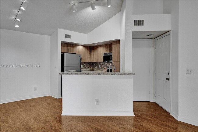 Building Photo - 417 Vista Isles Dr