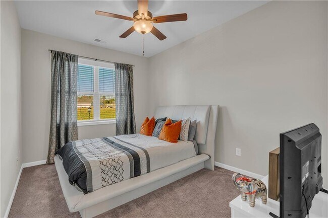 Building Photo - 1959 Hidden Hts