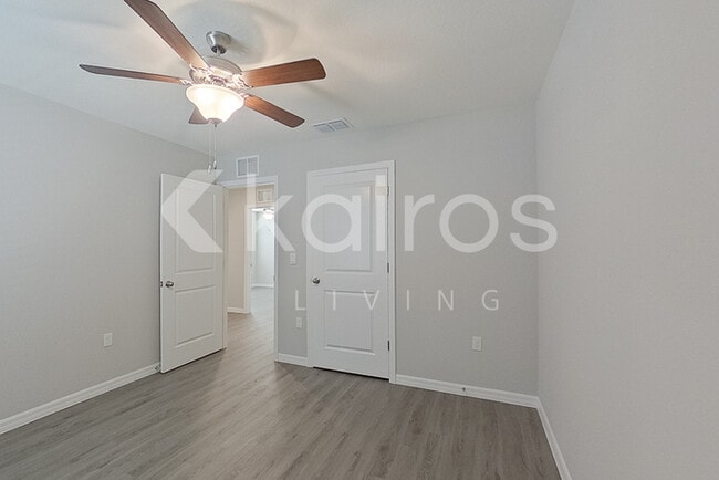Building Photo - 8634 SW 43rd Ter