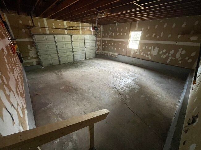 Building Photo - 27 St James Pl