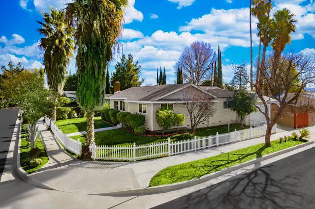 Primary Photo - 22416 Baltar St
