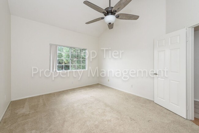 Building Photo - Beautiful 2 bed / 2 bath / 1286 sqft Condo...