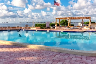 Building Photo - 6051 Sun Blvd
