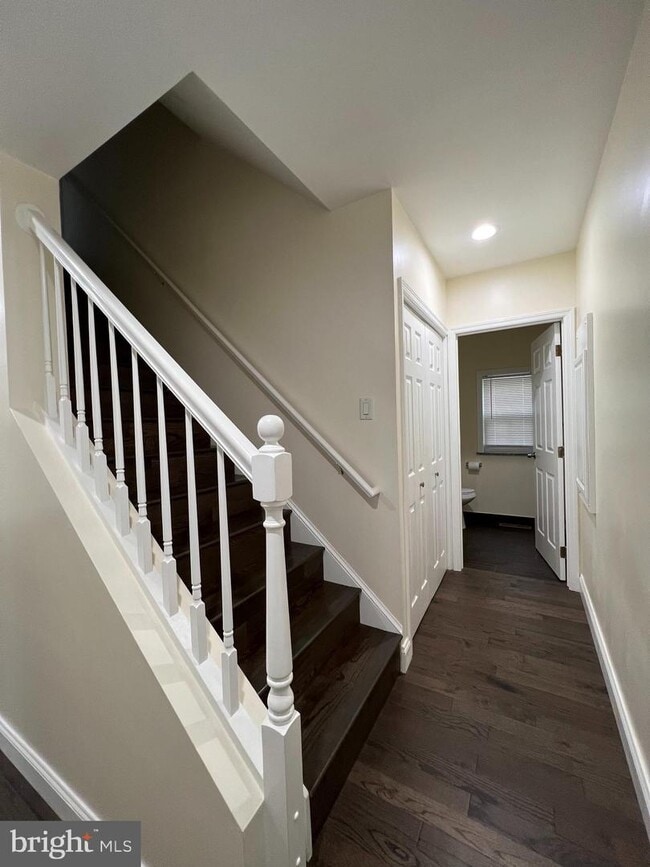 Building Photo - 7509 Cove Point Way