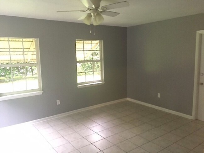 Building Photo - ***Charming 3 Bedroom, 2 Bath Home in Bart...