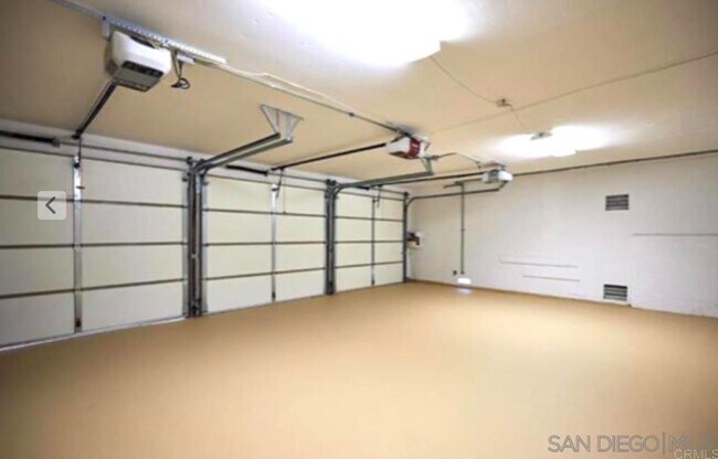 Building Photo - 127 Ebano Ct