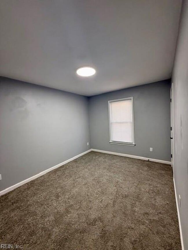 Building Photo - House For Rent Virginia Beach