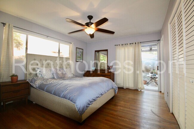 Building Photo - 8830 Mariposa St