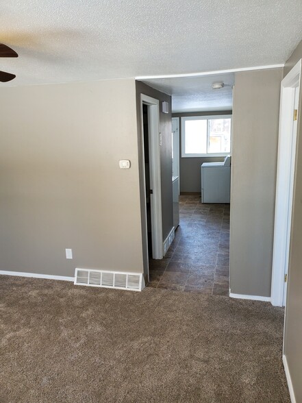 Building Photo - 311 -313 16th Ave Ct