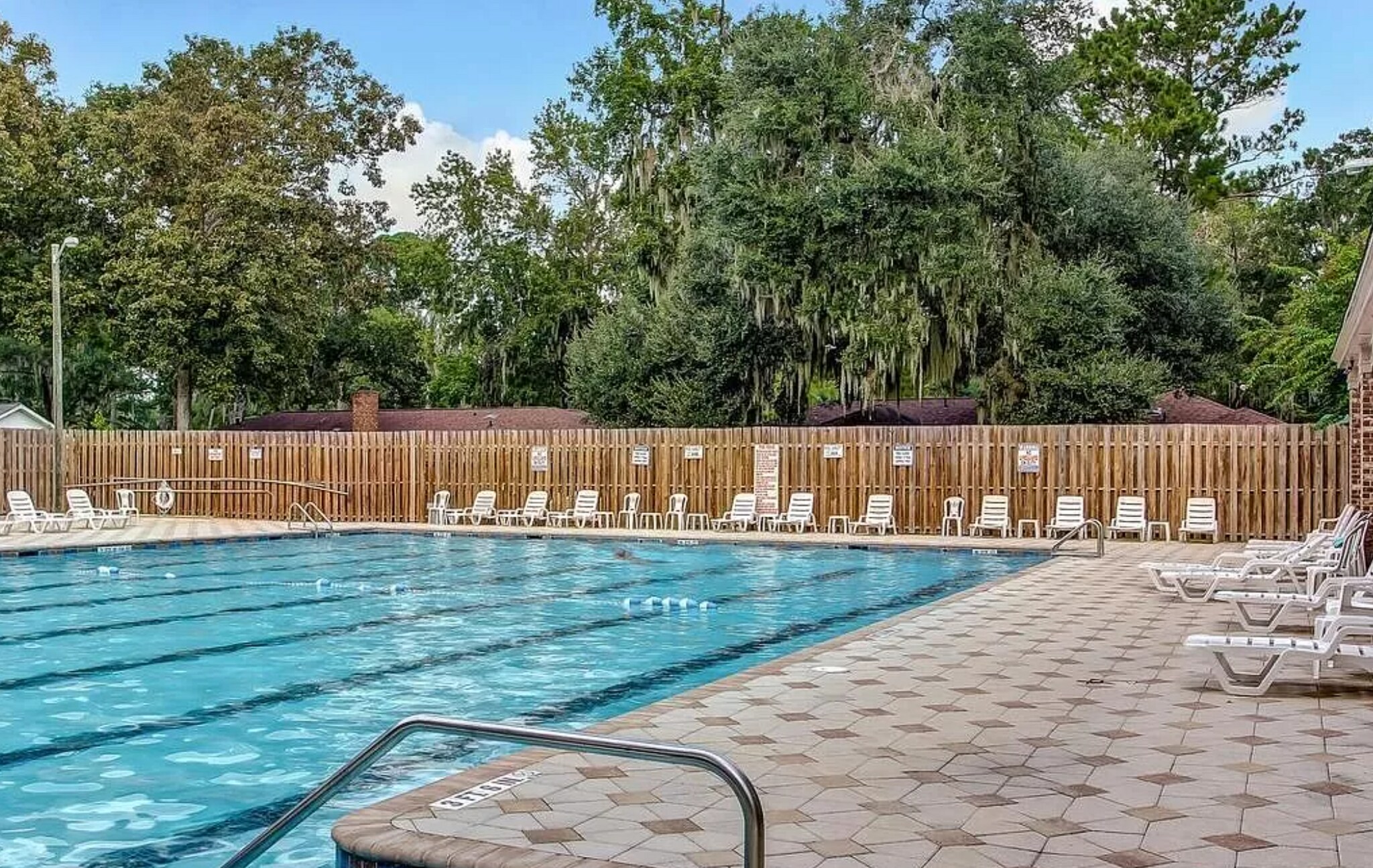 Georgetown community amenities - 110 W White Hawthorne Dr