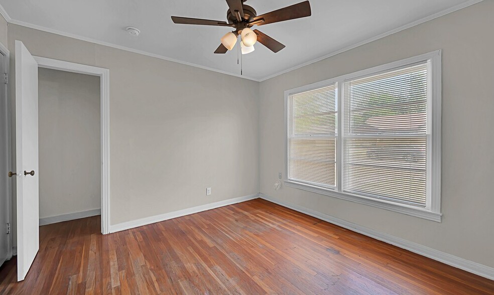 Building Photo - 3017 Alexander Ave