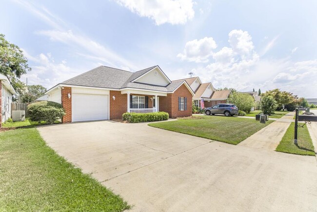 Building Photo - 104 Cello Ln